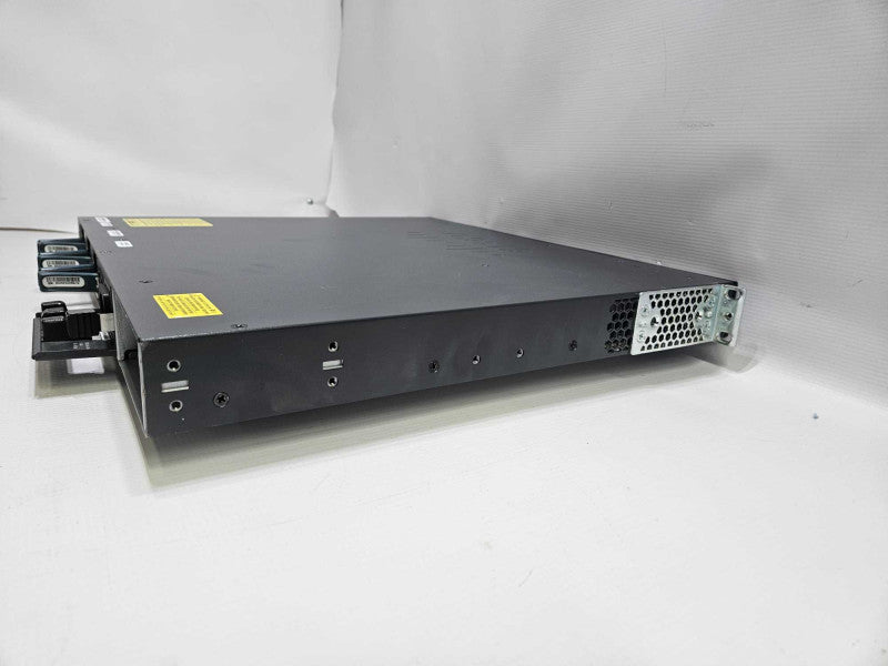 Cisco Catalyst 3650 48 Port PoE 4x1G LAN Base Switch WS-C3650-48PS-S 1x PSU )