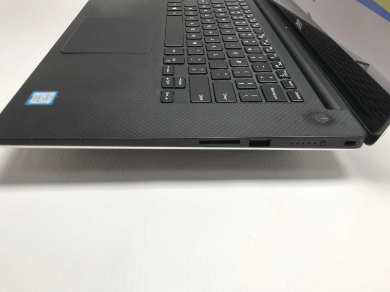 Dell Precision 5520 15.6\\" I7-7820HQ @ 2.9, 32GB DDR4, 256GB M.2