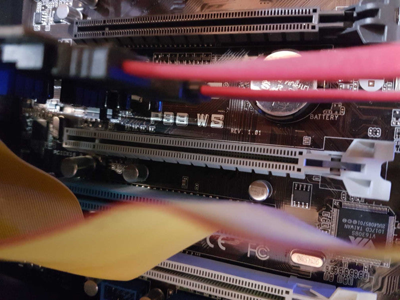 Custom workstation E3-1245 @ 3.30ghz / 32gb ram / asus p8b ws / read #