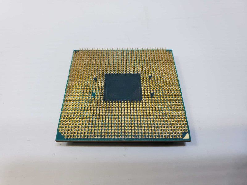 AMD Ryzen 5 PRO 2400G @ 3.7Ghz (