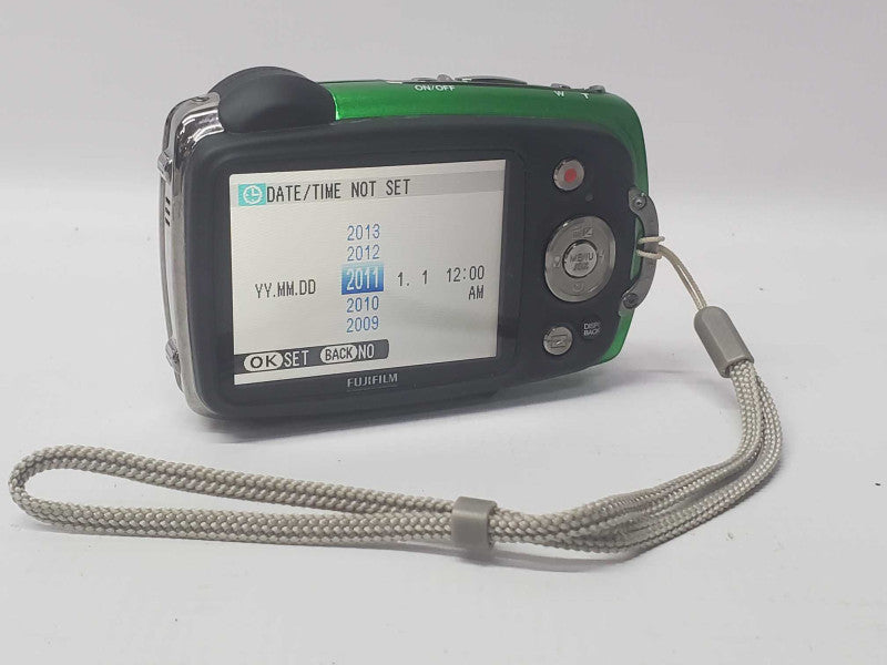 Fujifilm FinePix XP20 14.0 MP/5x ZOOM Digital Camera |
