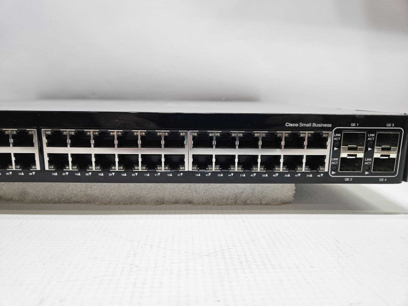 Cisco SGE2010 Small Business 48 Port 4 SFP+ Gigabit Ethernet Switch )