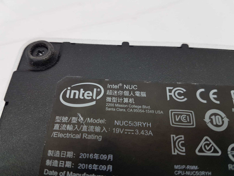 intel NUC NUC5i3RYH i5-5010U @ 2.10ghz / 4gb ram / READ #
