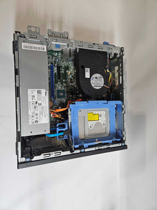 Dell OptiPlex 7050 Desktop i7-7700 @ 3.60GHz 8GB RAM NO HDD )
