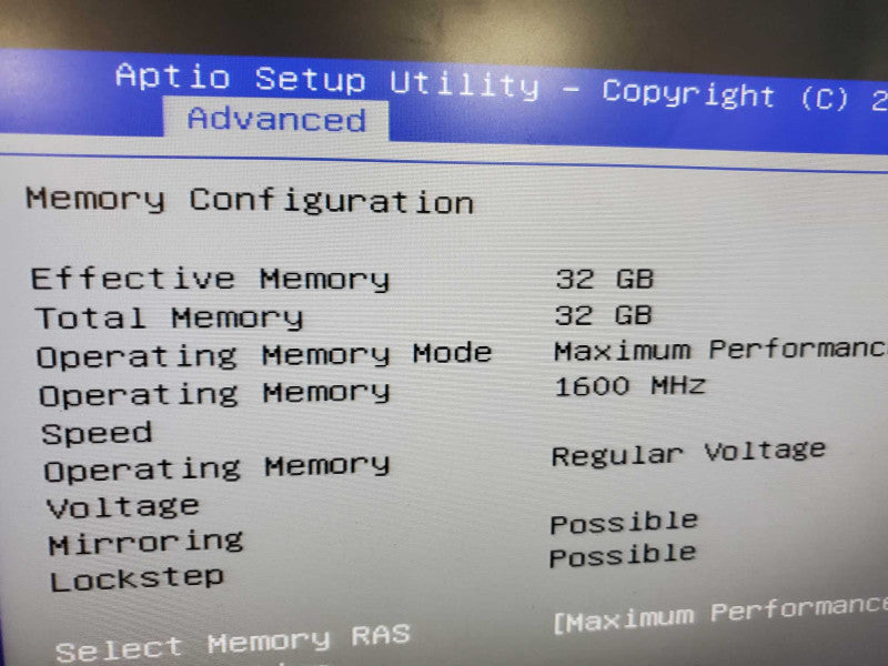 Cisco UCS C220 M4 1x Xeon E5-2609(v3) 1.9GHz 6C/32GB ECC, No HDDs/RAID. ~