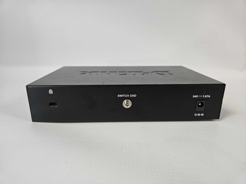 D-Link DGS-1008P 8-Ports Gigabit PoE External Ethernet Switch )