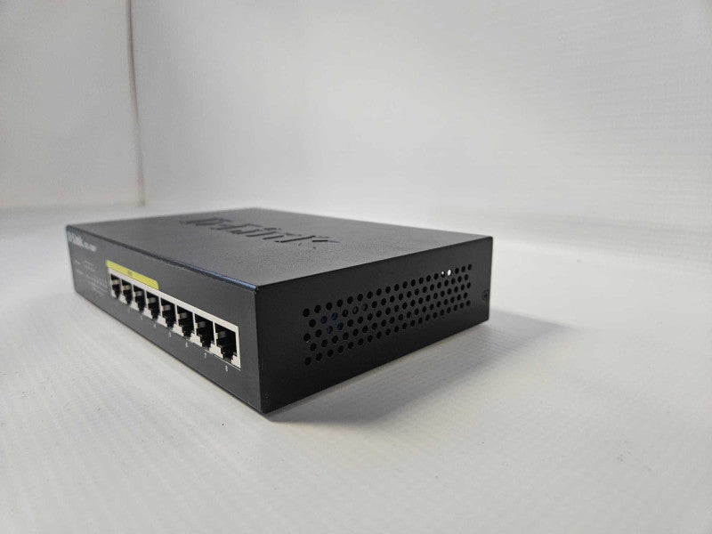 D-Link DGS-1008P 8-Ports Gigabit PoE External Ethernet Switch )