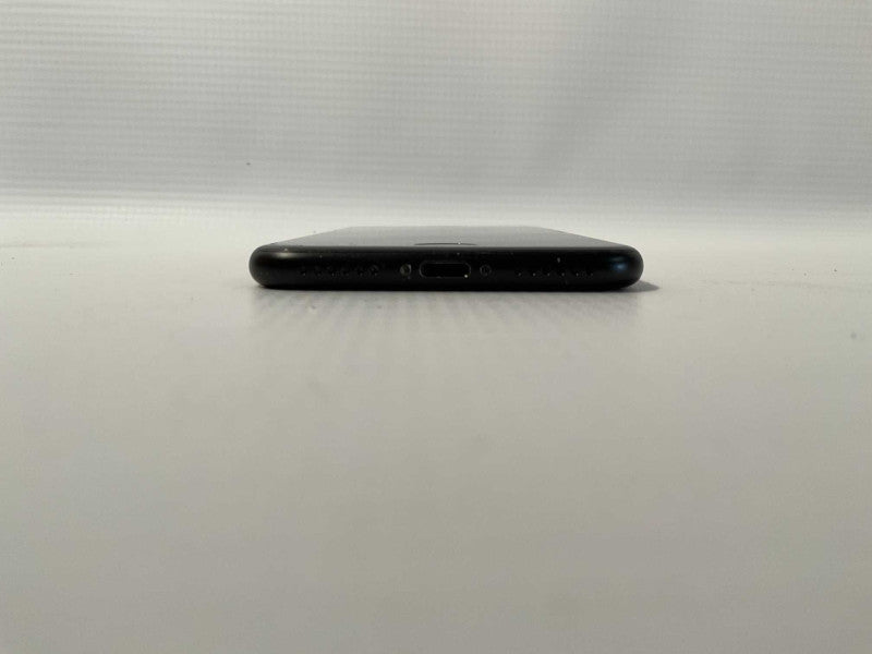 Apple iPhone 8 32GB  -