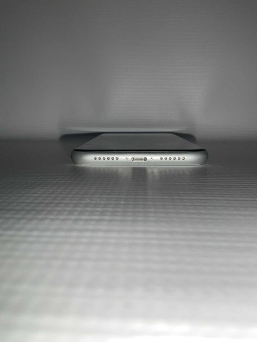 Apple iPhone XR 64 GB White READ  -