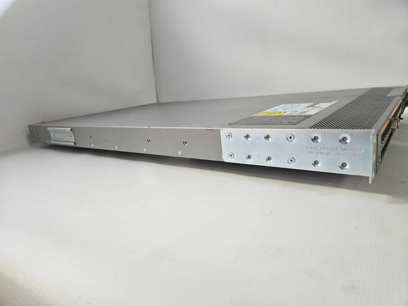 Cisco Nexus 5548UP 32-Port 10Gb SFP+ Network Switch N5K-C5548UP w/ N55-M16UP )