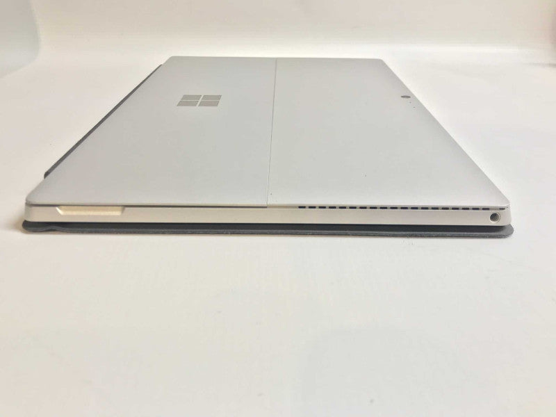 Microsoft Surface Pro i5-7300, 8GB RAM, 256 GB M.2, Windows 10 **NO AC ADAPT Q