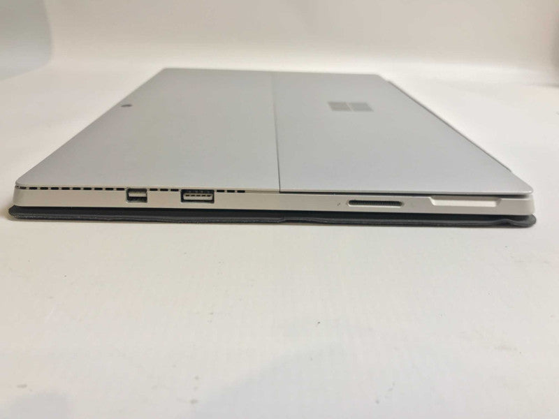 Microsoft Surface Pro i5-7300, 8GB RAM, 256 GB M.2, Windows 10 **NO AC ADAPT Q