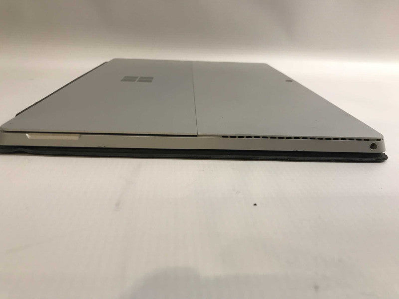 Microsoft Surface Pro 4, i5-6300U, 8GB RAM, 256GB M.2 **NO AC ADAPTER  Q