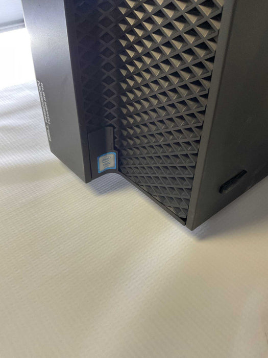 DELL Precision Tower 5810 with intel Xeon E5-1620 v3 @3.5GHz & 32GB RAM  -