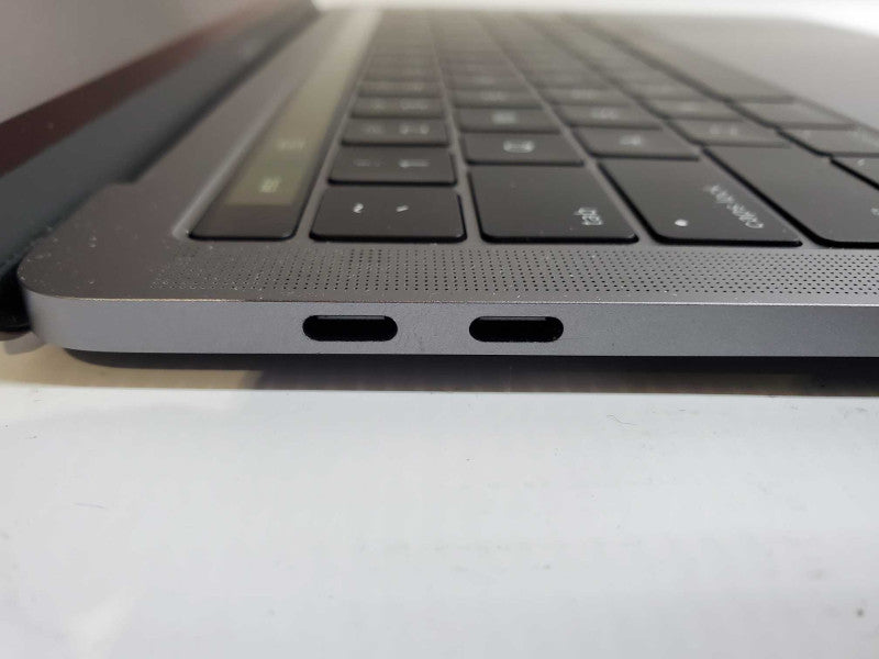 MacBook Pro 2016 13\\" Core i5-6267U @ 2.9GHz 8GB DDR3 500GB SSD (