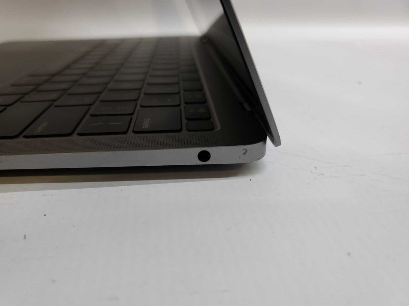 MacBook Air 2019 Core i5-8210Y @ 1.6GHz 16GB DDR3 250GB SSD (