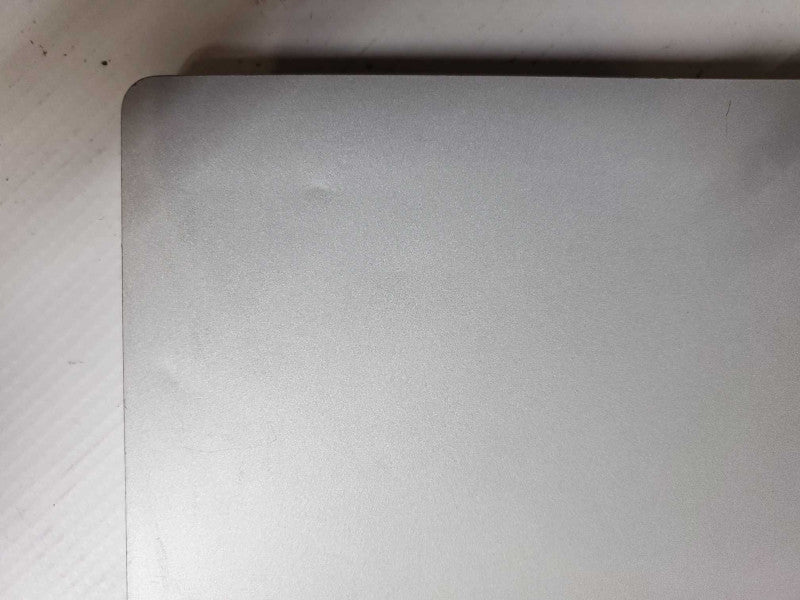 Microsoft Surface Book 2 Core i7-8650U @ 1.9GHz 8GB DDR4 250GB SSD Q(