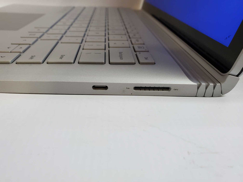 Microsoft Surface Book 2 Core i7-8650U @ 1.9GHz 16GB DDR4 500GB SSD GTX1050 (