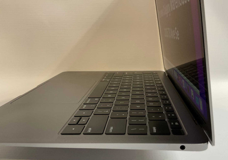 MacBook Air Retina 13-inch 2018 with i5-8210Y CPU 16GB RAM 250GB Storeage -