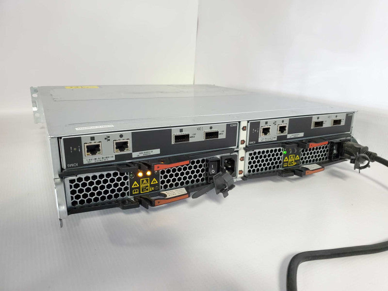 NetApp DS2246 NAJ-1001 Disk Array 24x 2.5\\" No HDD 2x IOM6 Controllers 2x PSU Q(