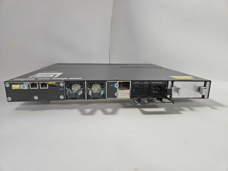 Cisco WS-C3560X-24T-S V04 24-Port Switch )