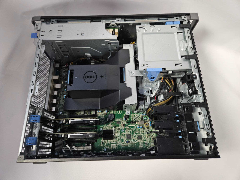 Dell Precision 5820 Xeon W-2123 @ 3.60GHz 32 GB DDR4 Ram 2x P600 GPU )