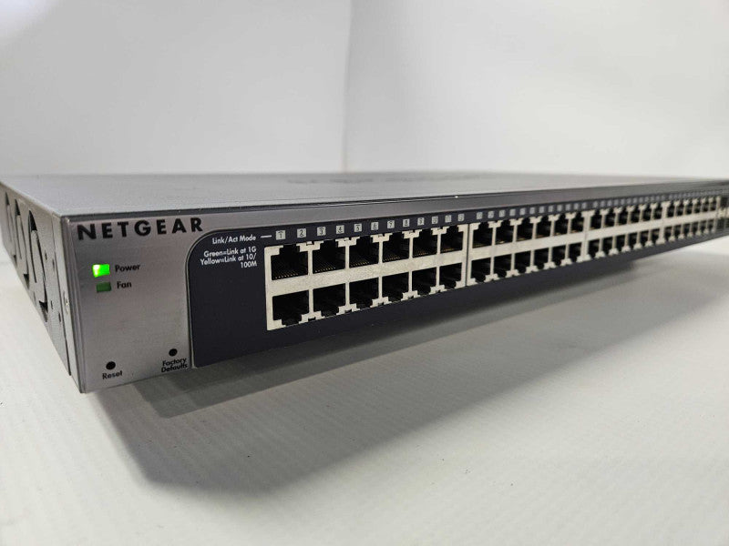 Netgear GS748AT 48 Port GigE Gigabit Managed Switch with 4 x SFP ports )