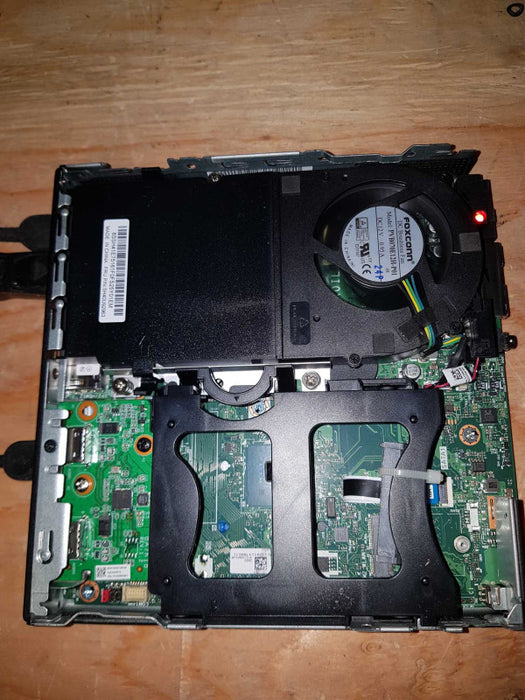 Lenovo Thinkcenter M70q USFF - Intel i5-10400T 2.00 GHZ 8GB NO HDD