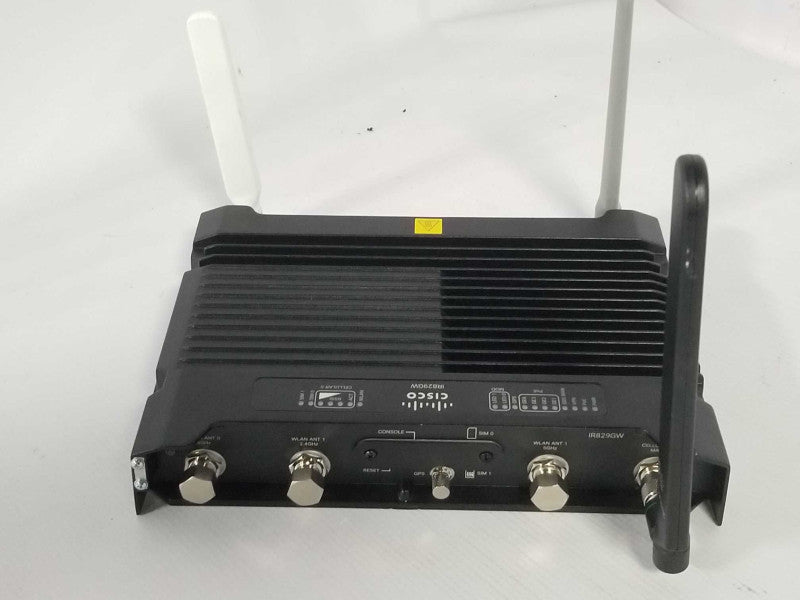 Cisco IR829GW-LTE-NA-AK9 Compact IR829 Multimode 4G LTE switch, Read Q_