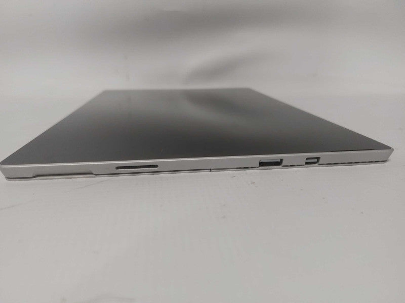 Microsoft Surface Pro 4 M3-6Y30 @ 0.90ghz / 4gb ram / 128gb ssd