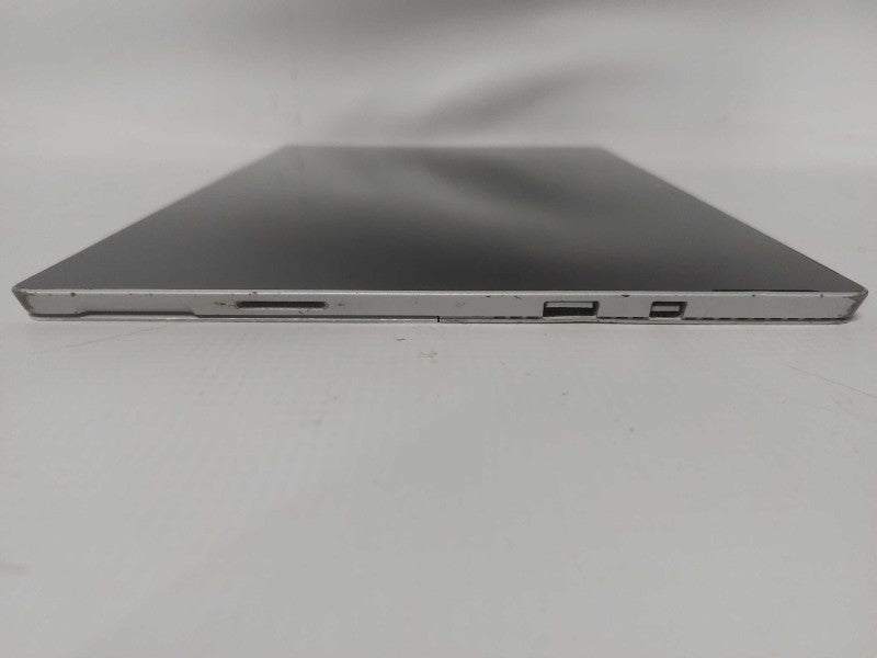 Microsoft Surface Pro 4 i5-6300U @ 2.40ghz / 8gb ram / 256gb SSD