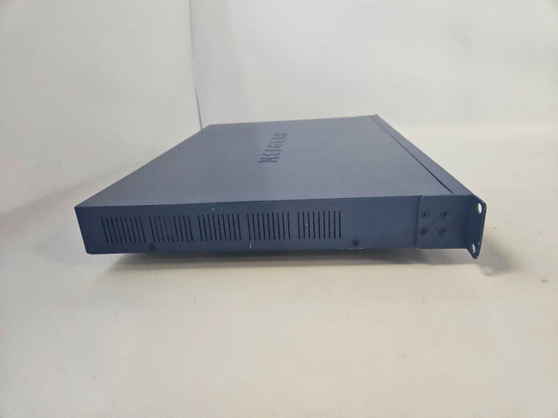 NetGear ProSafe GS748T V3H1 48-Port Gigabit Ethernet Network Smart Switch )
