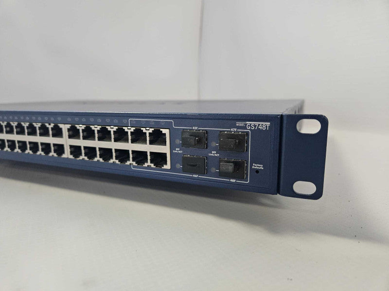 NetGear ProSafe GS748T V3H1 48-Port Gigabit Ethernet Network Smart Switch )