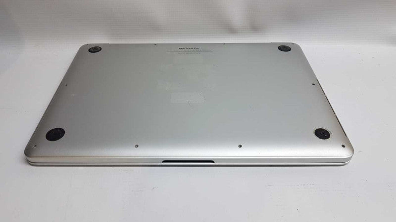 Apple Macbook Pro 2015 i7-5557U @ 3.10ghz / 8gb ram / READ #