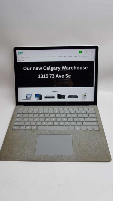 Microsoft Surface 1769 i5-8350U @ 1.70ghz / 8gb ram / 256gb SSD / READ #