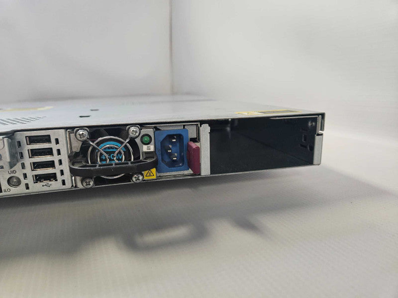HP ProLiant DL360P Gen8 2x Xeon E5-2640 0 @2.50GHz 24GB RAM P420i RAID *READ* )