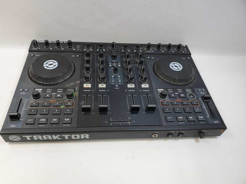 TRAKTOR KONTROL S4 AUDIO CONSOLE (