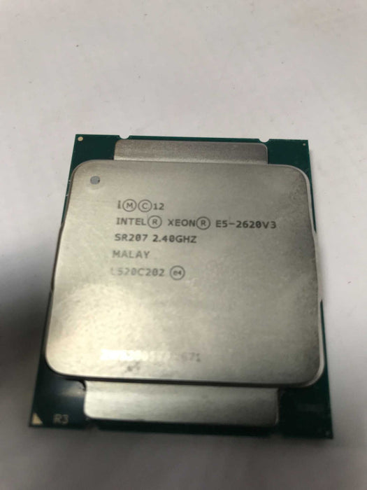 Intel XEON E5-2620v3 @ 2.40 GHZ  6 Cores 12 Threads max 3.20 GHz