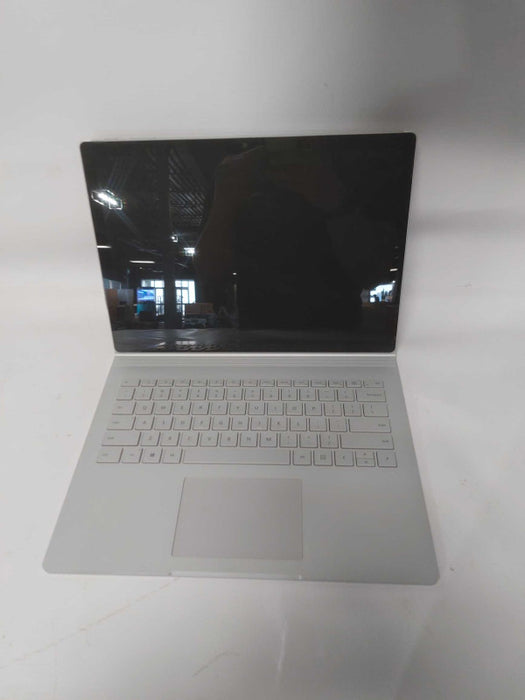 13.5\\" Microsoft Surface Book 2 - Intel Core 7th gen i5-7300U 8GB RAM 256GB