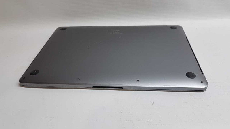 Macbook Pro 2020 I5-1038NG7 @ 2.00ghz / 16gb ram / READ #