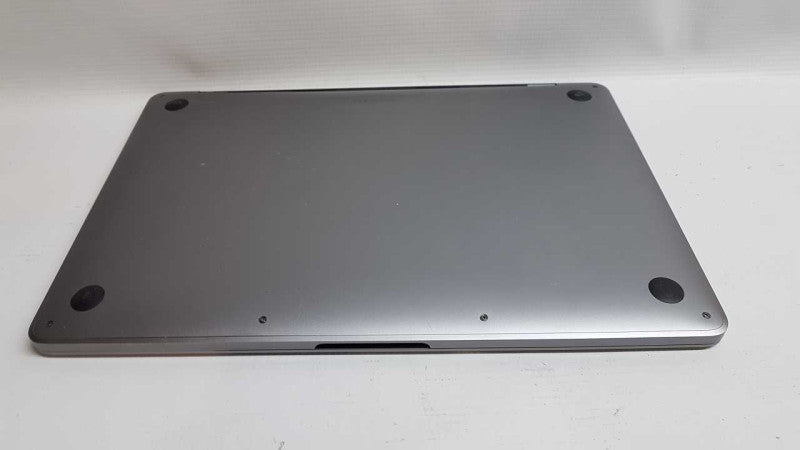 2017 Macbook Pro I7-7660U @ 2.50ghz / 16gb ram / READ #