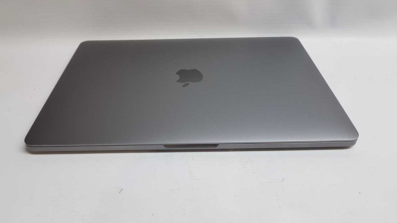 2017 Macbook Pro I7-7660U @ 2.50ghz / 16gb ram / READ #