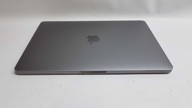 Macbook Pro 2016 I7-6600U @ 2.40ghz / 16gb ram / 13\\" / READ #