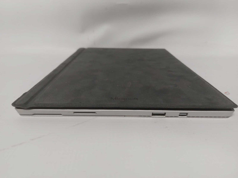 Microsoft Surface Pro 4 i7-6650U @ 2.20ghz / 8gb ram / 256gb