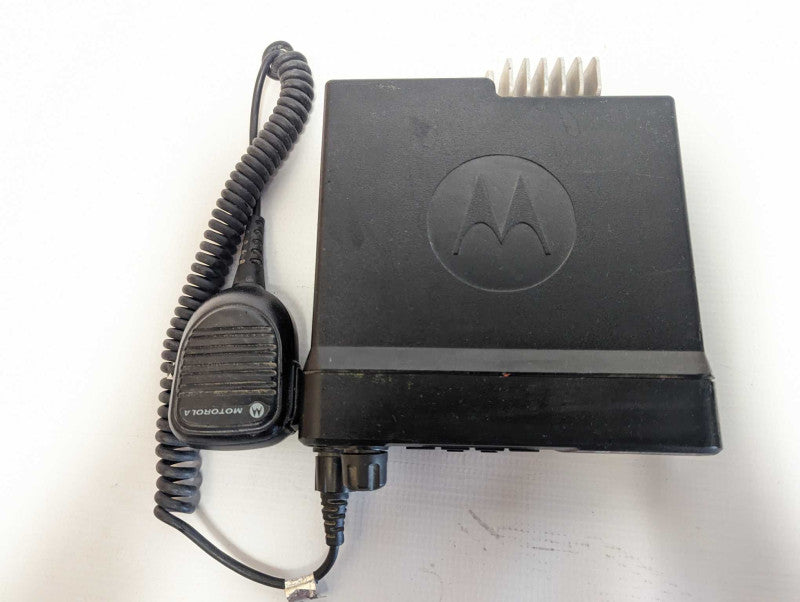 Motorola XPR 5350 Mobile Radios UHF With Microphones,  AAM28QPC9KA1AN READ $