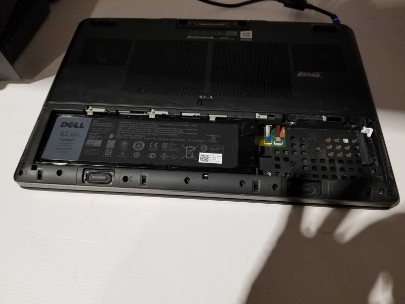 Dell Precision 7720 - i7-6820HQ, 32GB RAM, 500GB, Quadro P3000 - READ