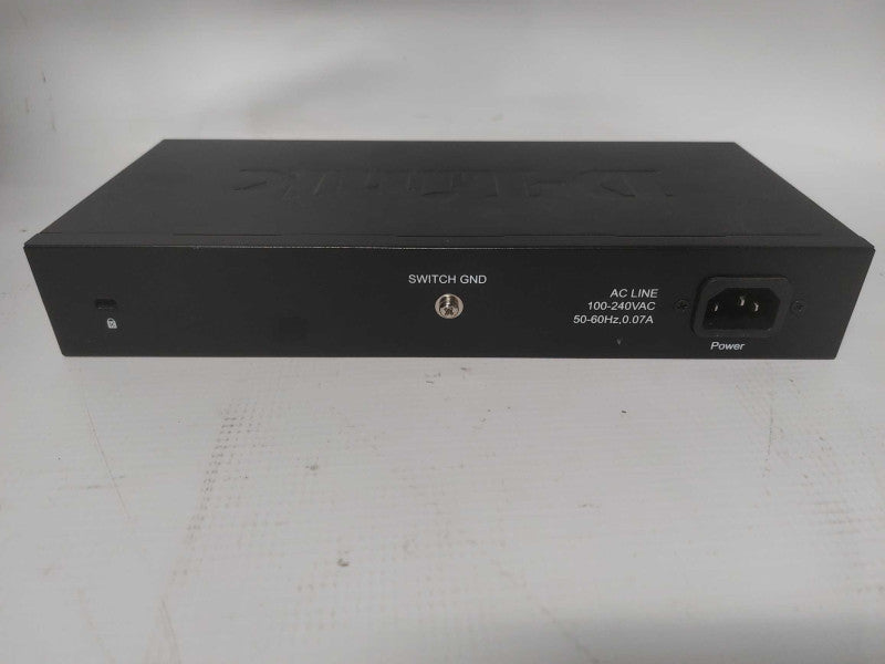 D-Link DSS-16+ 16-Port 10/100 Unmanaged Ethernet Desktop Switch Q