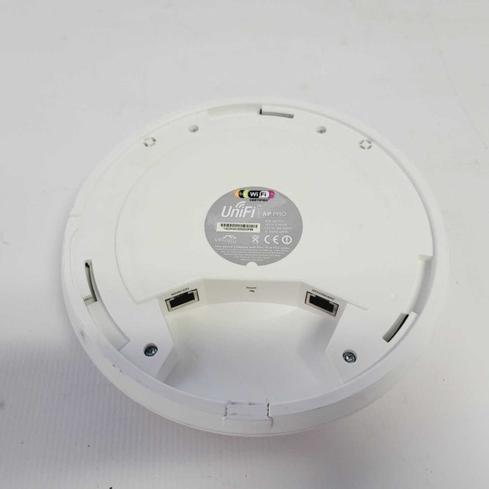 Ubiquiti Networks UniFi UAP-PRO Wireless Access Point =