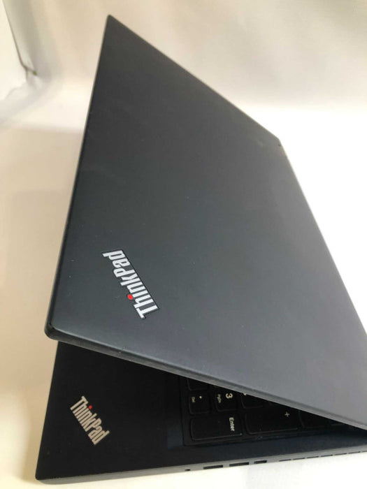 Lenovo ThinkPad P52 Intel Xeon E-2176M, @ 2.70GH / 16GB-Ram / 256GB- M.2 SSD