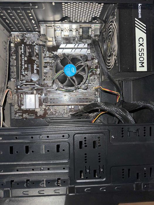 Custom PC Intel i5-7400 @ 3.00GHz (8GB RAM DDR4 2133MHz) 550W PSU